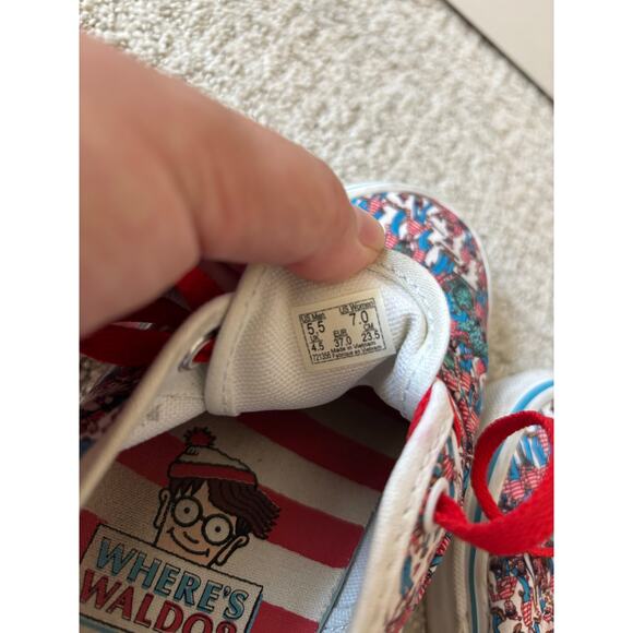 Vans X Where is Waldo Authentic Sneaker - Picture 7 of 9